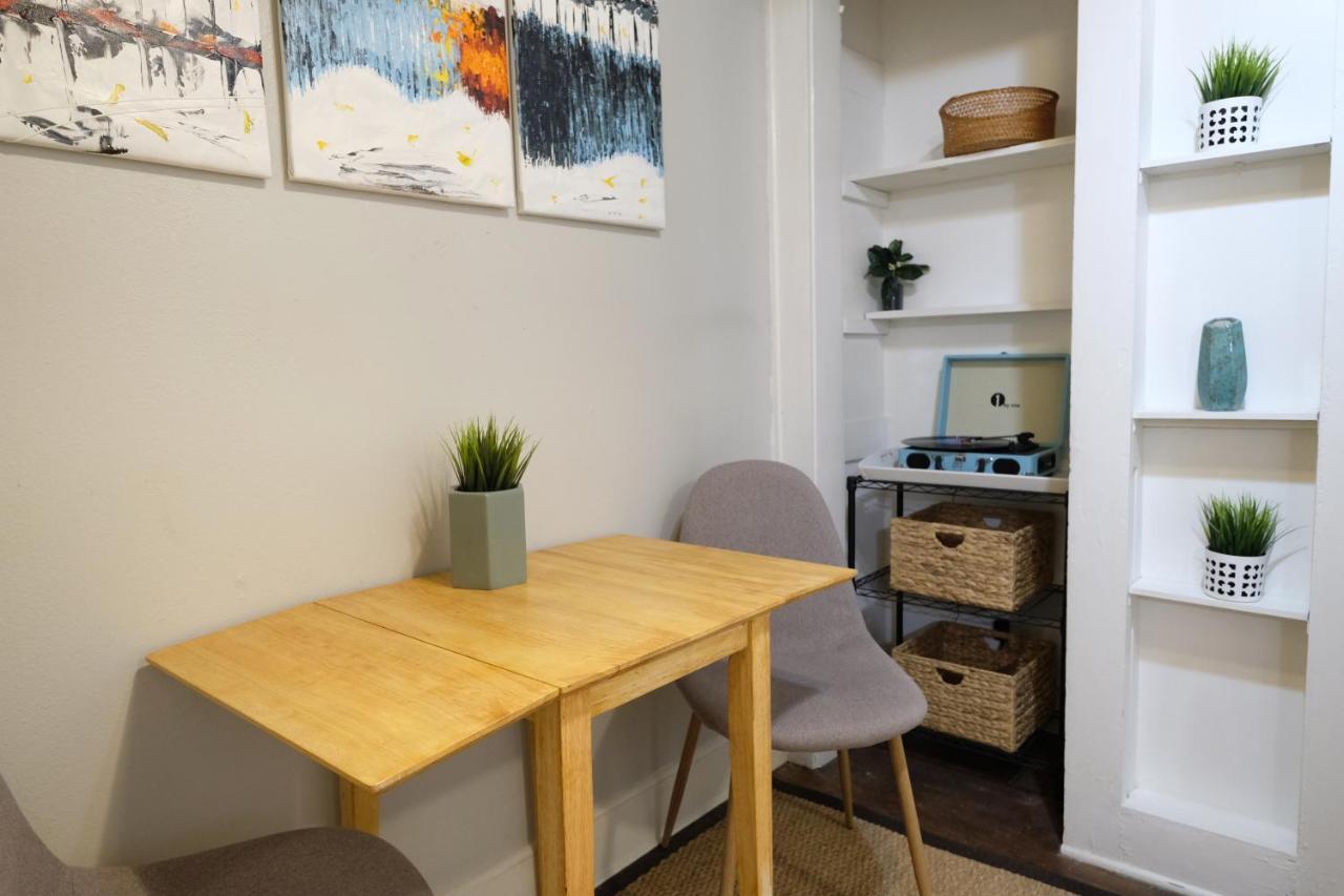 Urban Convenience Studio Flat Dallas Exterior photo