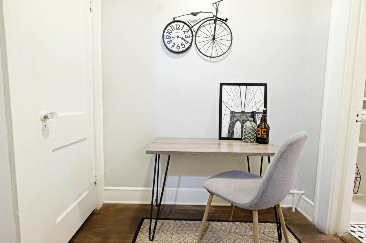 Urban Convenience Studio Flat Dallas Exterior photo