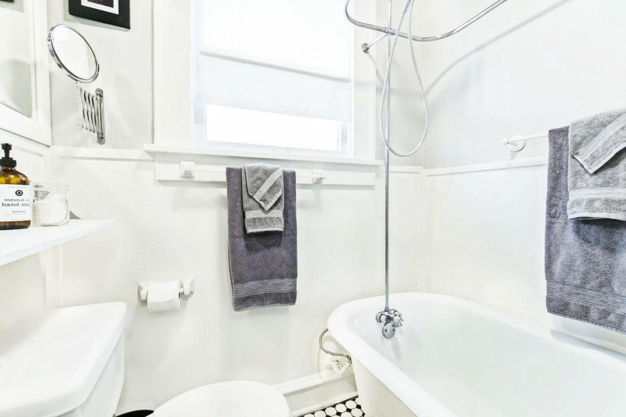 Urban Convenience Studio Flat Dallas Exterior photo